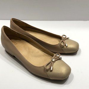 Naturalizer Womens Taupe Faux Leather loafers size 10M